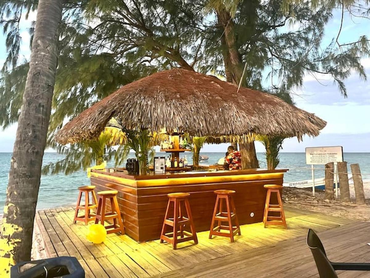 Chic Beachfront Apartment - Private Beach Access Пунта-Кана Екстер'єр фото