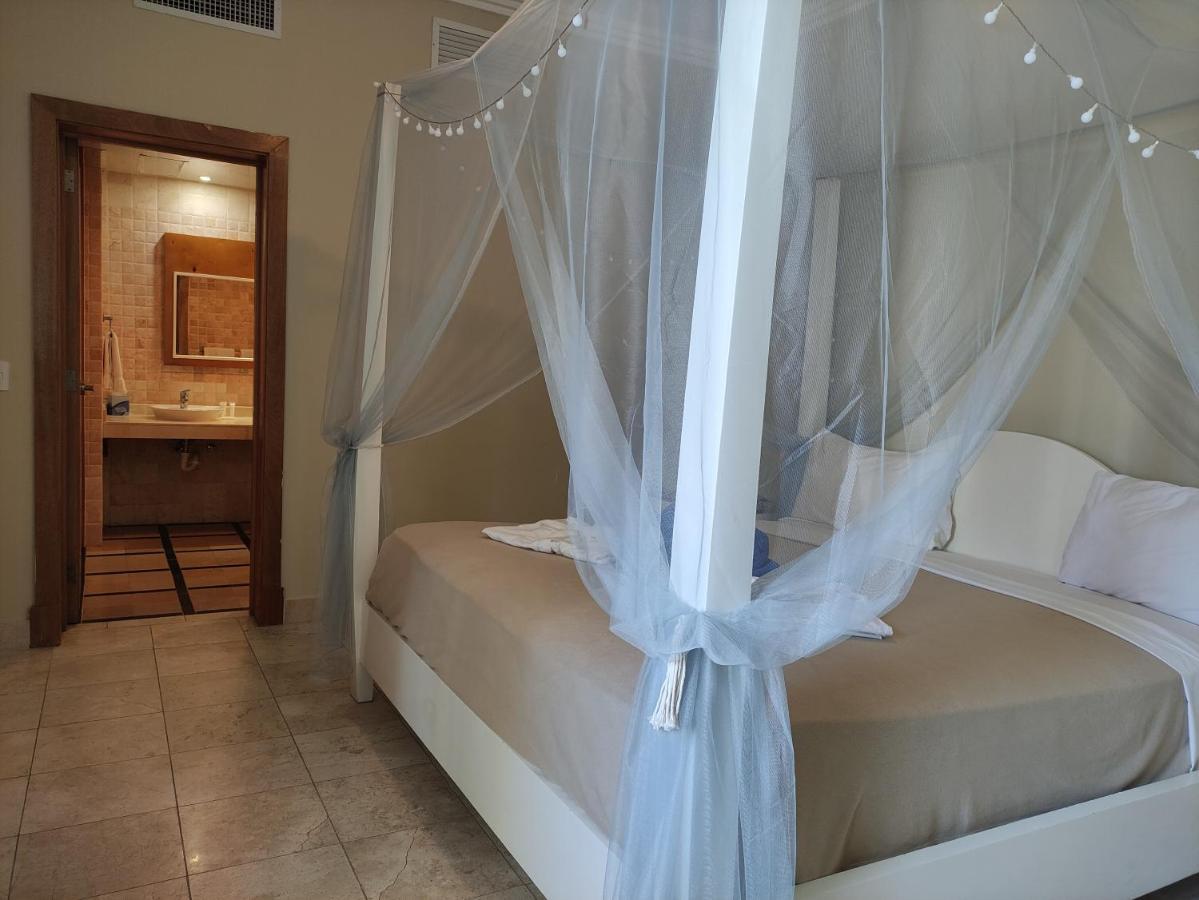 Chic Beachfront Apartment - Private Beach Access Пунта-Кана Екстер'єр фото